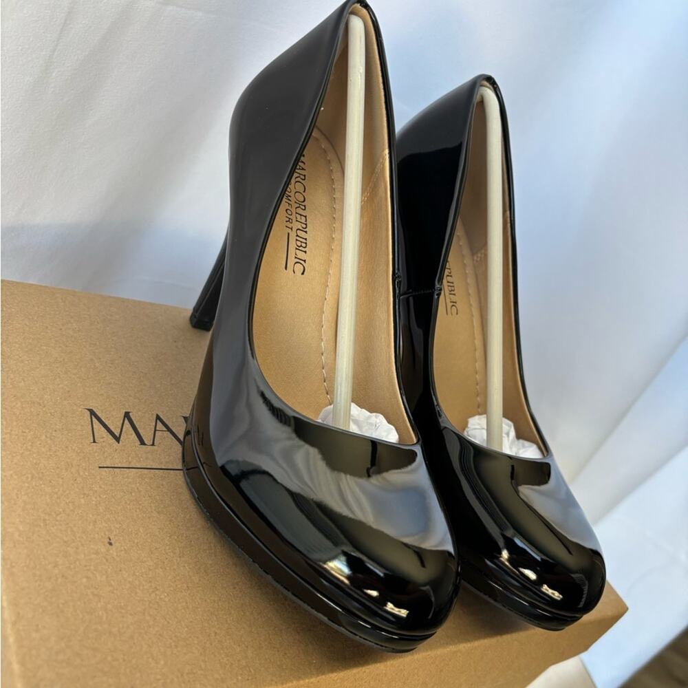 NEW Marco Women's Glossy Black Closed Toe Pumps Size 8